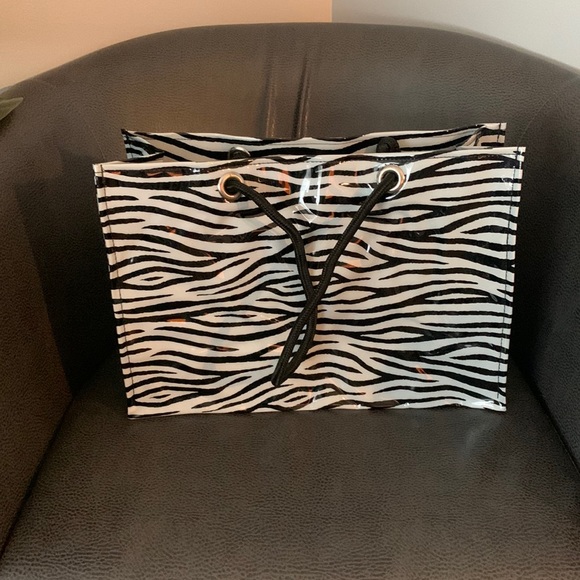 Plastic coated zebra tote bag NIB - Picture 2 of 7